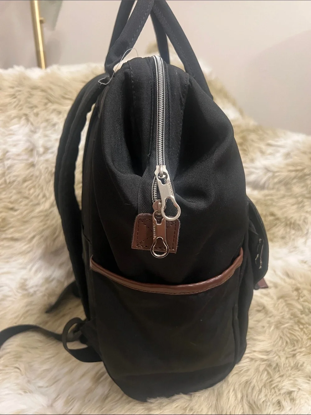 Fabulous Kroser Backpack w Geometric Front Flap. Lots of Compartments. Nice!!